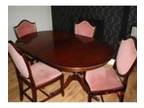 Dining table and 4 chairs. Mahogany , very good condition....